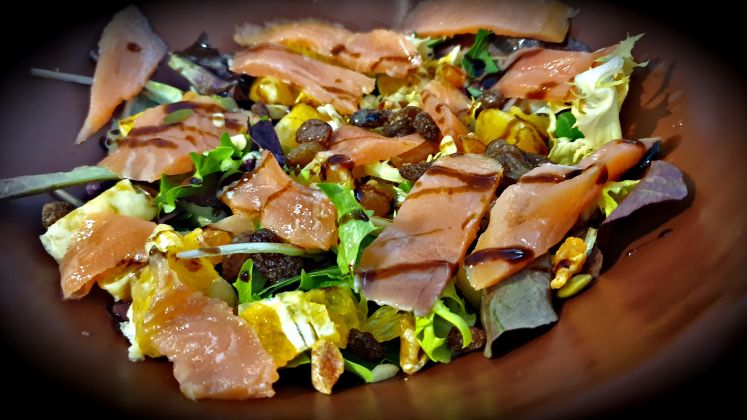 Ensalada rulo de cabra